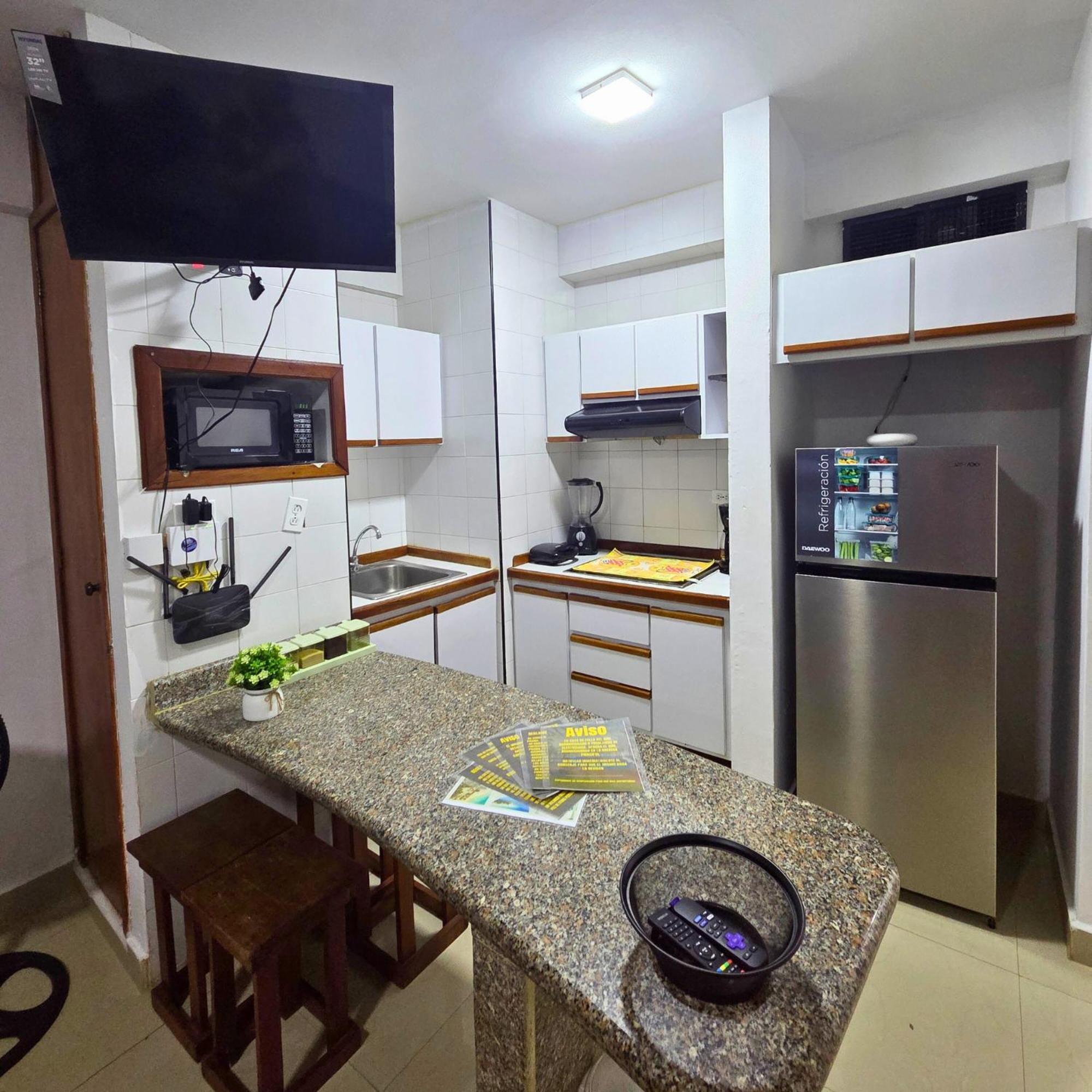 Tucacas, Frente Al Mar, Balcon, Piscina Y Playa Privada Leilighet Eksteriør bilde